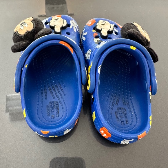 Mickey Mouse Disneyland Crocs Toddler Size 6 - Picture 3 of 4